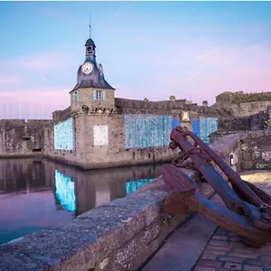 Yvana Au Coeur De La Close , Concarneau Frankreich